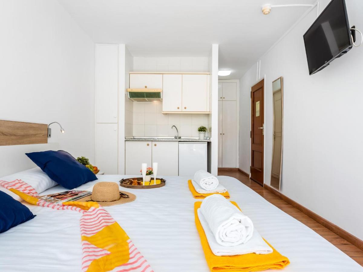 302 Modern, Light, Comfortable Studio With Swimming Pool Playa de las Américas Buitenkant foto